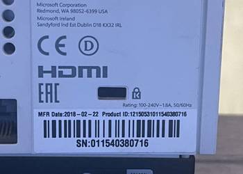 syndyk sprzeda konsolę Xbox One S 1 TB + 1 pad + kabel