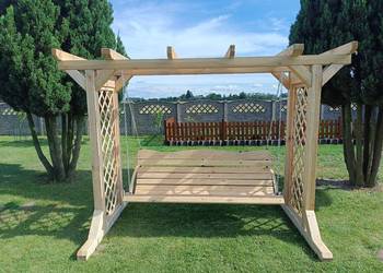 Huśtawka ogrodowa z pergola