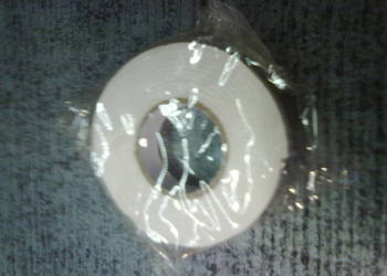 taśma obustronnie klejąca-szer.1cm biała