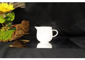 Porcelanowy mlecznik dzbanuszek Affek Design biały
