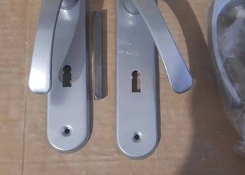 Klamki drzwi wewnętrzne 7 kpl. nowe, cena za wszystko