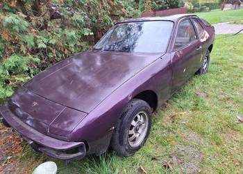 Porsche 924 z krzaków