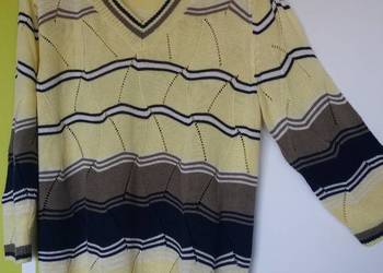 L Nowy sweter z dekoltem w serek