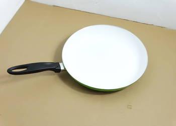 Patelnia na indukcję 28 cm zielono-biała (powłoka ceramiczna) – stan bdb!