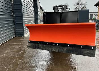 Pług do śniegu – solidny osprzęt roboczy 2,2 m