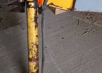 Dodatkowy trzeci siłownik podnoszenia hedera New Holland 8060 1530