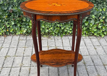 Elegancki Stolik Pomocniczy Ludwikowski – Intarsja Kwiatowa Vintage