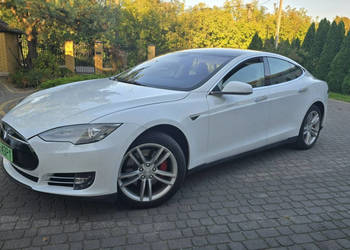 Tesla Model S Darmowe Ładowanie SC01