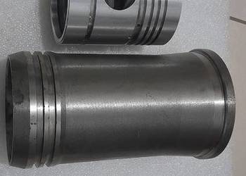 Tuleje +tłoki do silnika s-4001 ursus c355 c360