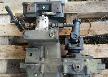 Skrzynia biegów silnik jazdy komatsu pw150 e