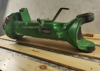 John Deere serii 6000 {Obudowa półosi}