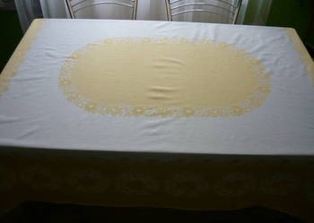 Obrus żółty