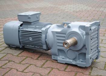 Motoreduktor kątowy 7.5kw. 33obr.  z hamulcem. Firmy SEW