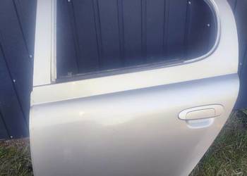 Drzwi tylne toyota Yaris 1