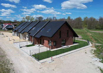 Sprzedaż domu szeregowego Dąbrowica 119.71m2
