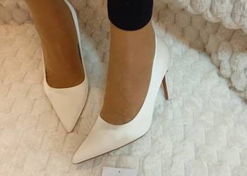 (40) ASOS Design/Białe czółenka szpilki wieczorowe z Londynu, NOWE