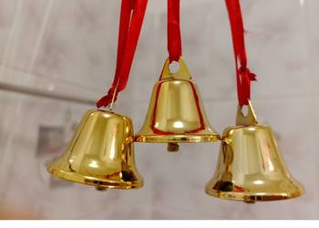 Ozdoba dekoracyjna - złote dzwoneczki.