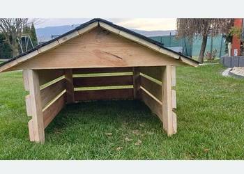 Garaż / domek dla robota koszącego – drewniany, impregnowany, z gontem dach