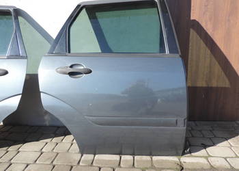DRZWI PRAWY TYŁ FORD FOCUS MK1 KOMBI KOLOR K1