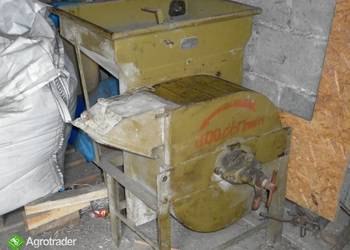 Sprzedam młynek na kamienie.