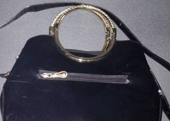 Piękna czarna lakierowana torebka Simple.