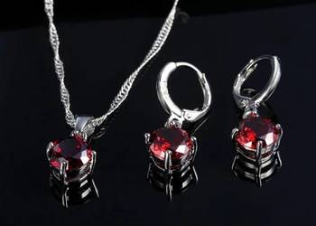 Komplet biżuterii naszyjnik kolczyki czerwone okrągłe srebrny kolor