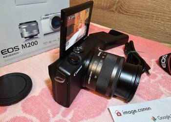 Aparat fotograficzny CANON EOS M200