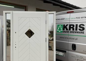 Drzwi zewnętrzne z doświetlami bocznymi antywłamaniowe 7,5cm
