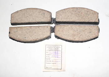 Klocki hamulcowe FSO Fiat 125 ze starych zapasów
