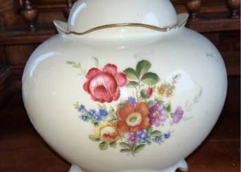 Wielkie puzderko Ilmenau. Germany. Porcelanę ecru. Bukiety