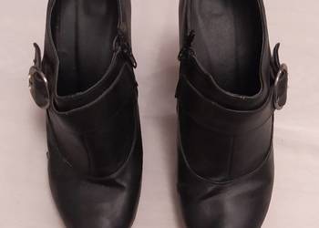Buty damskie – BOTKI – na obcasie