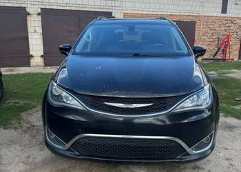 Chrysler Pacifica 2018 dvd panorama 7osób