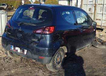Uszkodzone Mitsubishi Colt 2012