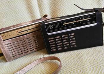 Radio tranzystorowe SELGA w oryginalnych futerałach – SPRAWNE