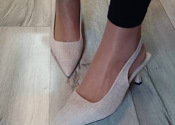 (40/41) Beżowe czółenka wieczorowe z odkrytą piętą, NOWE