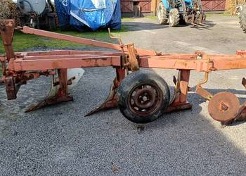 Pług 4 skibowy zagonowy Staltech z wałem uprawiającym