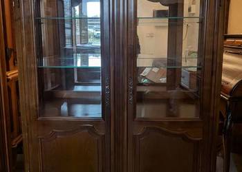 Piękna witryna,serwantka ludwikowska orzech-sklep Dąbrowa Górnicza