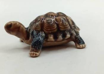 Figurka brązowego żółwia Wadę