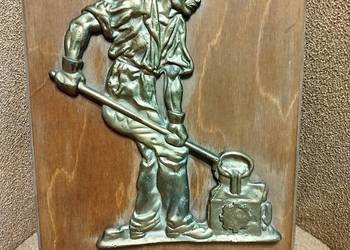 Płaskorzeźba hutnika-odlewnika, mosiężna, 25 cm