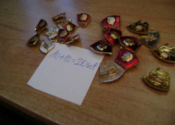 Starocie z PRL - LENIN = Zestaw 20 wpinek w 2 wariantach po 10 sztuk TANIO