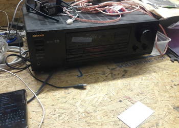 Sprzedam amplituner  Onkyo tx-ds474 jak na zdjeciach.