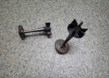1 SZT. POMPA WODY WAŁEK WIRNIK TRYB ZĘBATKA SUZUKI RM 250 96-00R