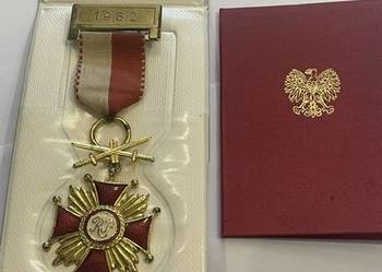 Medal Złoty Krzyż Zasługi PRL z legitymacją, wraz z legitymacją