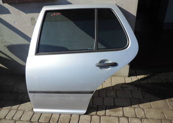 VOLKSWAGEN GOLF IV 5D DRZWI LEWY TYŁ LA7W