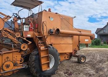Kombajn zbożowy bizon z056