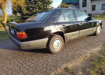 Mercedes 124. 2,0 . Diesel 75 koni. Skrzynia 5