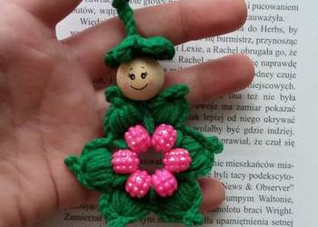 Brelok do kluczy wykonany na szydełku