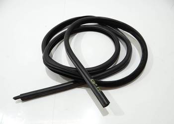 USZCZELKA PRAWY PRZÓD BMW E61 7033774