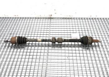 PÓŁOŚ PRAWY PRZÓD HYUNDAI i30 2.0 143KM 07-12 PRZEGUB