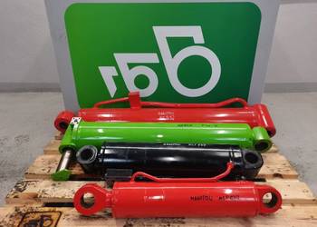 Merlo P 40.7 {Cylinder hydrauliczny masztu}